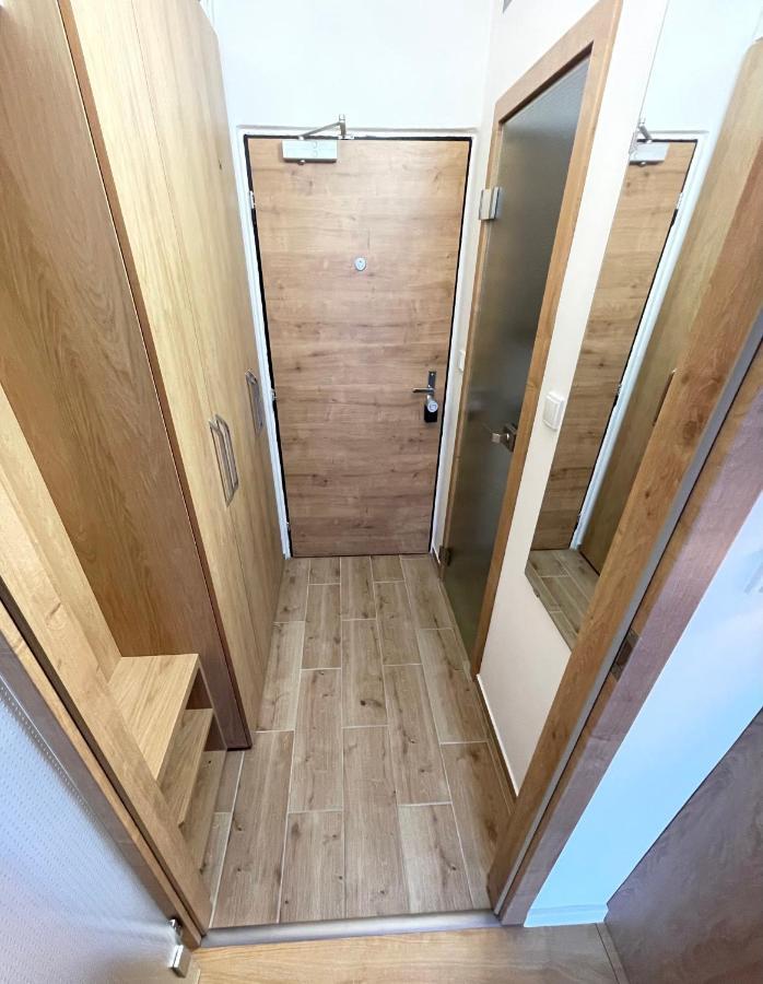 Ne-Doma Appartement Chomutov Buitenkant foto